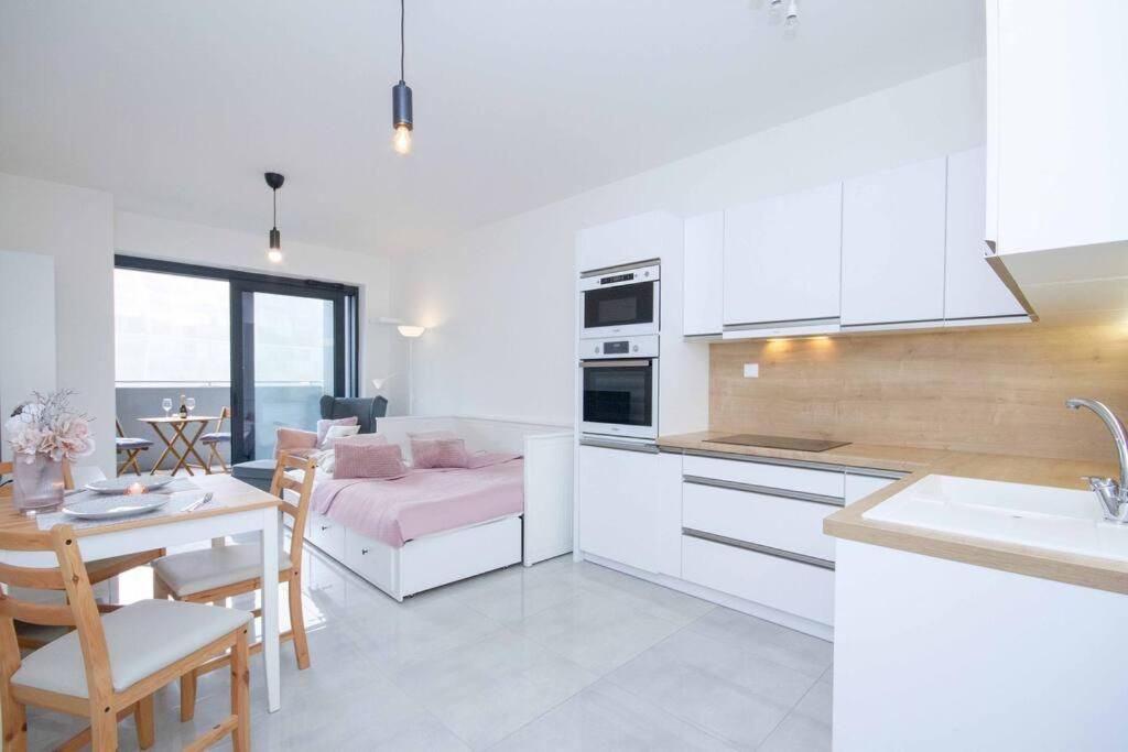 Apartment In Bratislava With Free Parking Eksteriør bilde